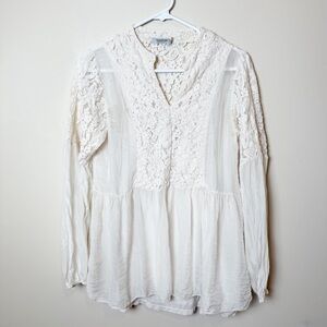 Tendenze Lace Top. Size medium.